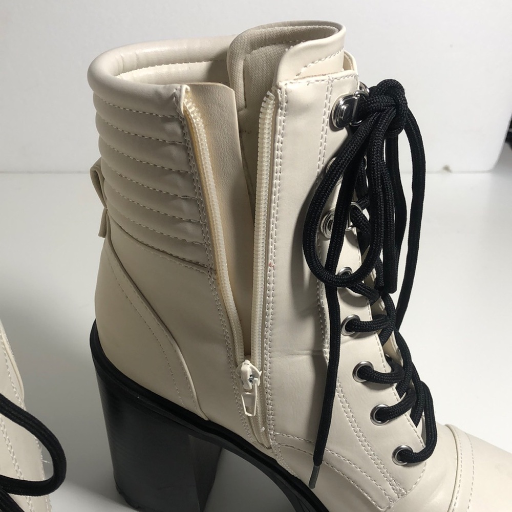 NWOT GBG Los Angeles Women's White and Black Combat Boots With Zipper . Size 9.5 - Picture 2 of 12
